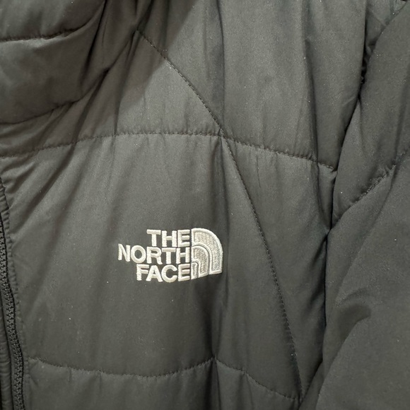 COPY - North Face Puffer Jacket w/ Hoodie - Picture 2 of 4